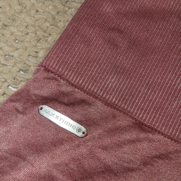 Dusty Rose Detailed Seamless Yoga Set - Picture 6 of 12